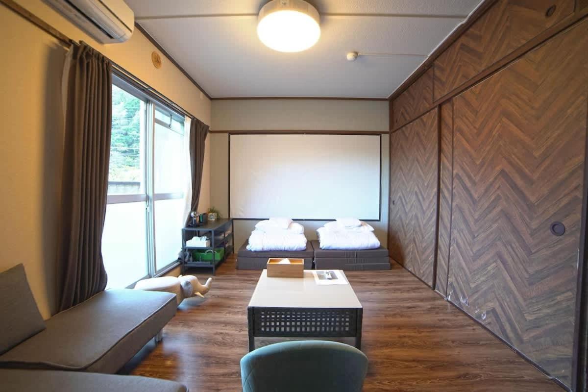 Appartement Route99 Yumoto 箱根湯本駅近山沿い川沿い 箱根湯本徒歩8分wifi 大人気ゲーム機無料 最大6名 無料駐車場 Extérieur photo